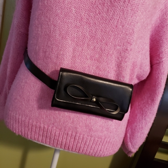 Kate Spade Cambodia Black Leather Beltbag, Retail $108, Classic - Picture 2 of 12